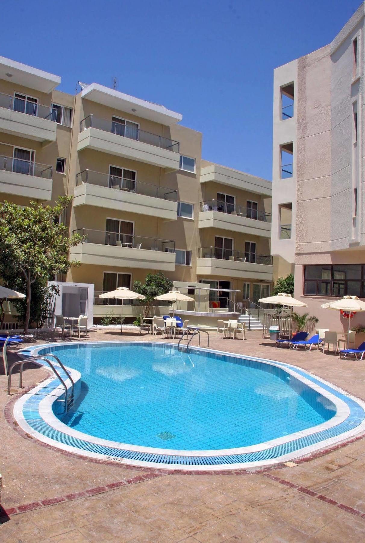 Michel Apartments コス・タウン エクステリア 写真
